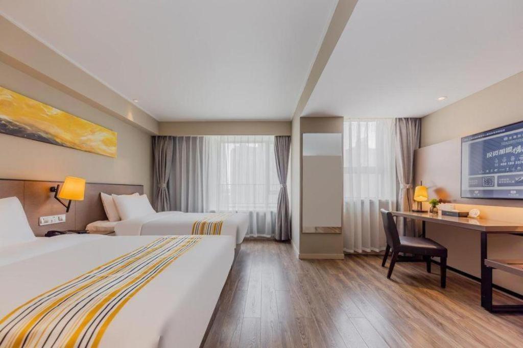 Home Inn Plus Shanghai New International Expo Center Yushan Road Yuanshen Sports Extérieur photo