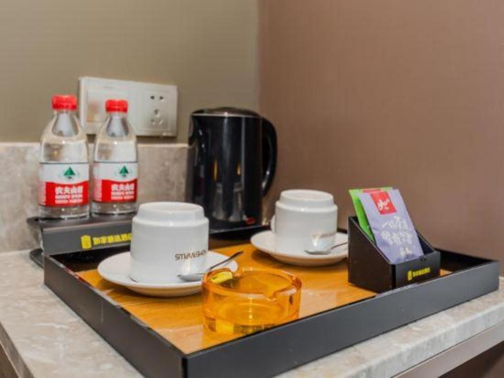 Home Inn Plus Shanghai New International Expo Center Yushan Road Yuanshen Sports Extérieur photo