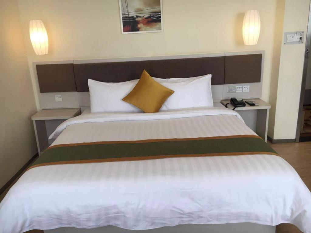 Home Inn Plus Shanghai New International Expo Center Yushan Road Yuanshen Sports Extérieur photo