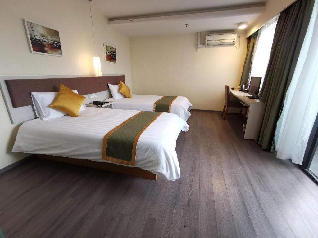 Home Inn Plus Shanghai New International Expo Center Yushan Road Yuanshen Sports Extérieur photo