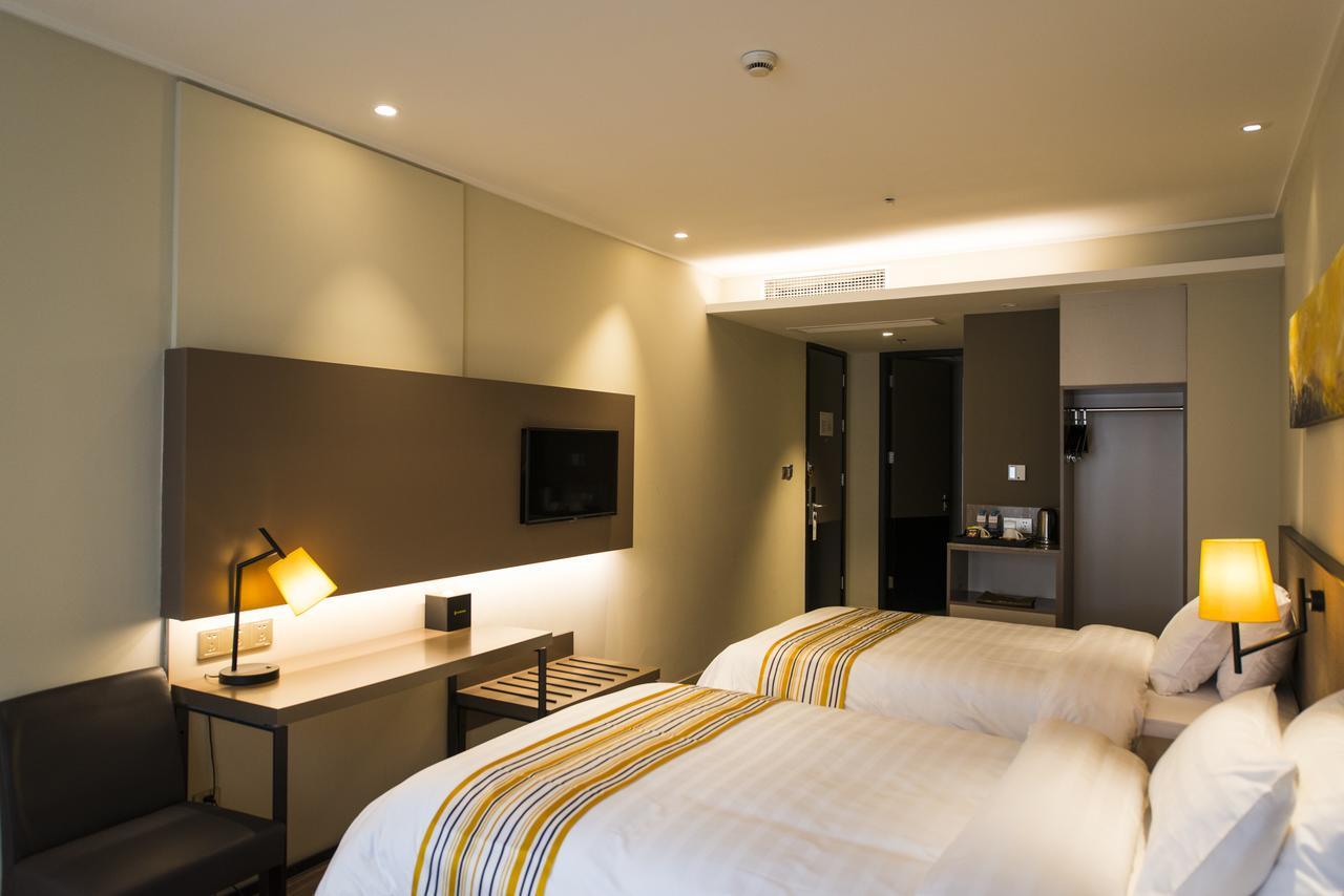 Home Inn Plus Shanghai New International Expo Center Yushan Road Yuanshen Sports Extérieur photo